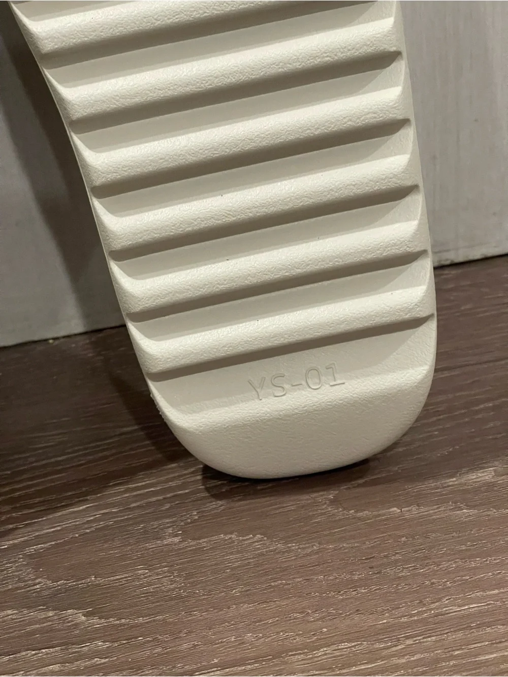 YZY YS-01 Cream Slides Men's Size 7